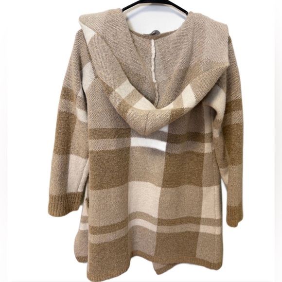 #68 Cyrus Textured Knit Cardigan in Tan and Cream - Picture 2 of 4